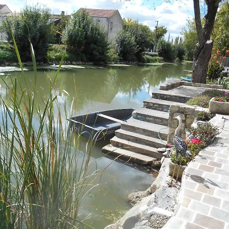 Casa vacanze Marais Poitevin Pêche ,barque, Vélos, Wifi, Linge, Cheminée, Cuisine *