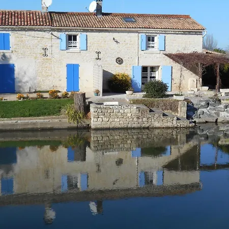Marais Poitevin Pêche ,barque, Vélos, Wifi, Linge, Cheminée, Cuisine Hébergement de vacances *