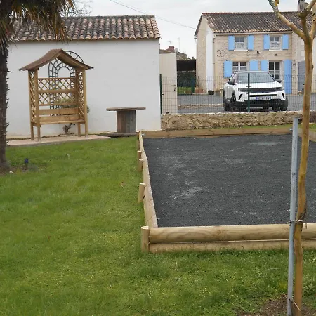 Marais Poitevin Bord Riviere Peche ,barque, Velos, Wifi, Linge, Cheminee, Cuisine, Terrain De Boules *