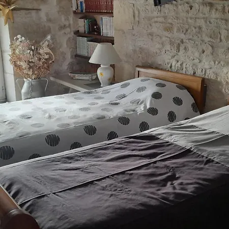 Marais Poitevin Pêche ,barque, Vélos, Wifi, Linge, Cheminée, Cuisine Hébergement de vacances