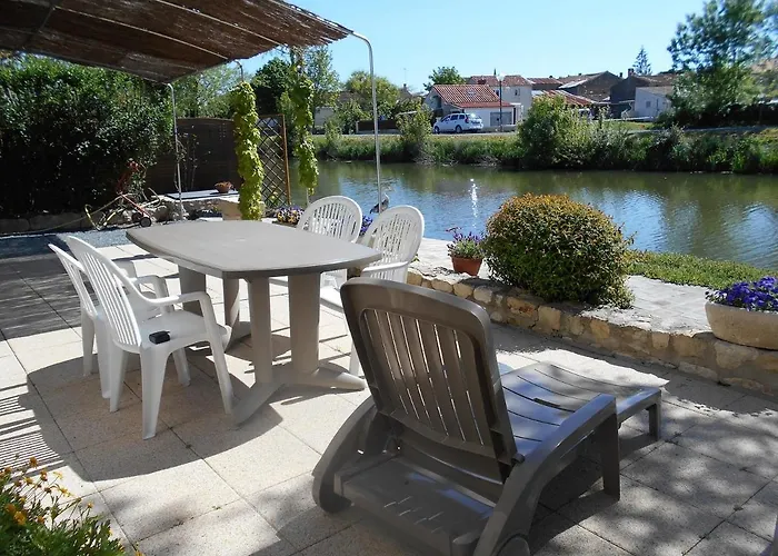 Сasa de vacaciones Marais Poitevin Pêche ,barque, Vélos, Wifi, Linge, Cheminée, Cuisine *