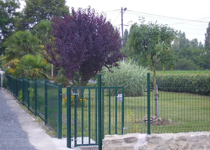 Marais Poitevin Pêche ,barque, Vélos, Wifi, Linge, Cheminée, Cuisine La Taillee